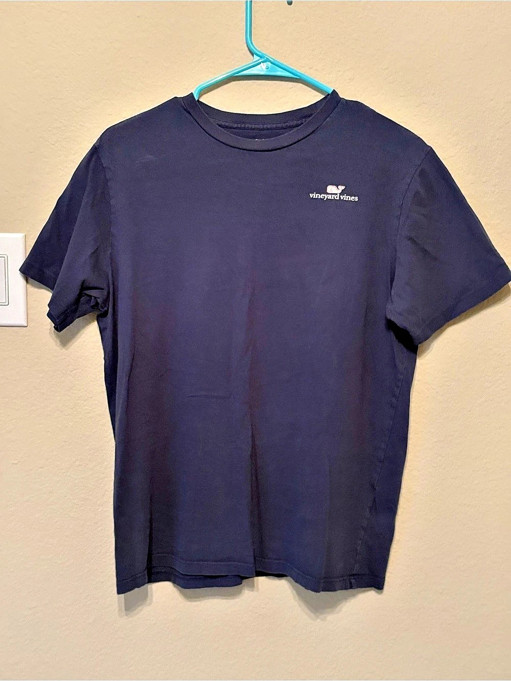 Vineyard Vines Whale Logo T-Shirt in Blue - Youth XL